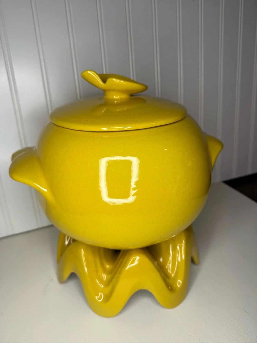 VINTAGE FRANKOMA GV SUNFLOWER YELLOW LIDDED CASSEROLE DISH WITH WARMER STAND